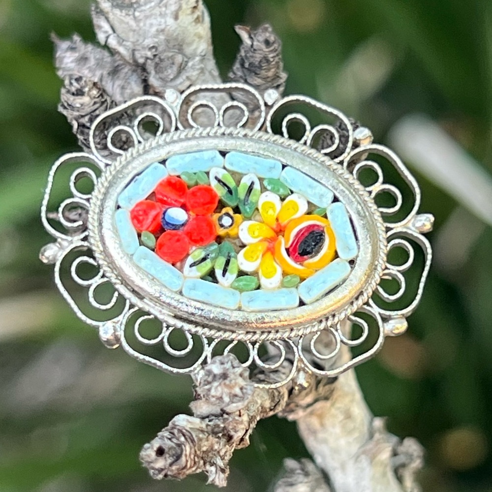 Vintage Micro-Mosaic Floral Brooch – 1.25” x 1” Oval